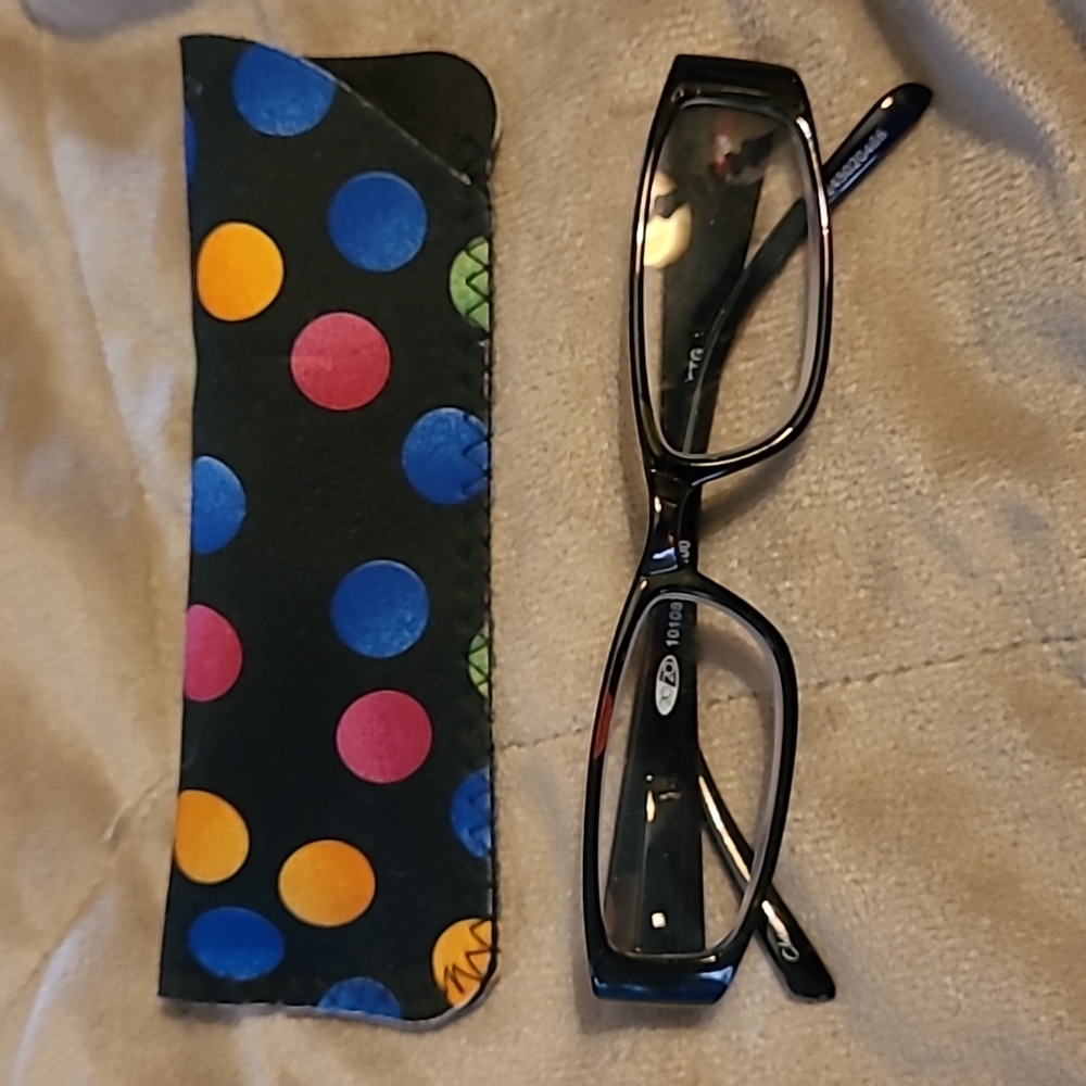 Eye glasses readers with case